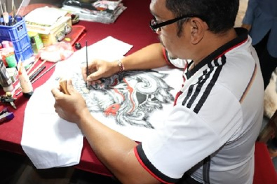 Baju Lukis Khas Kukuh