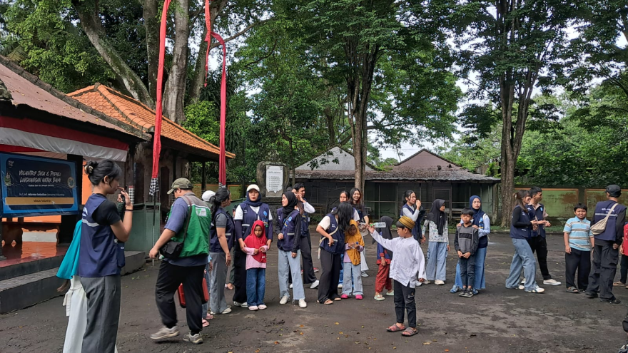 Menanam Pohon dan Wisata Edukatif di Kawasan Alas Kedaton 